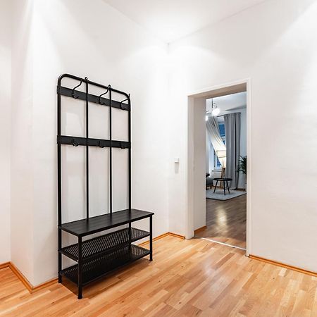 Spacious 3-Room Apt. 15 Min To The City Center Wina Bagian luar foto