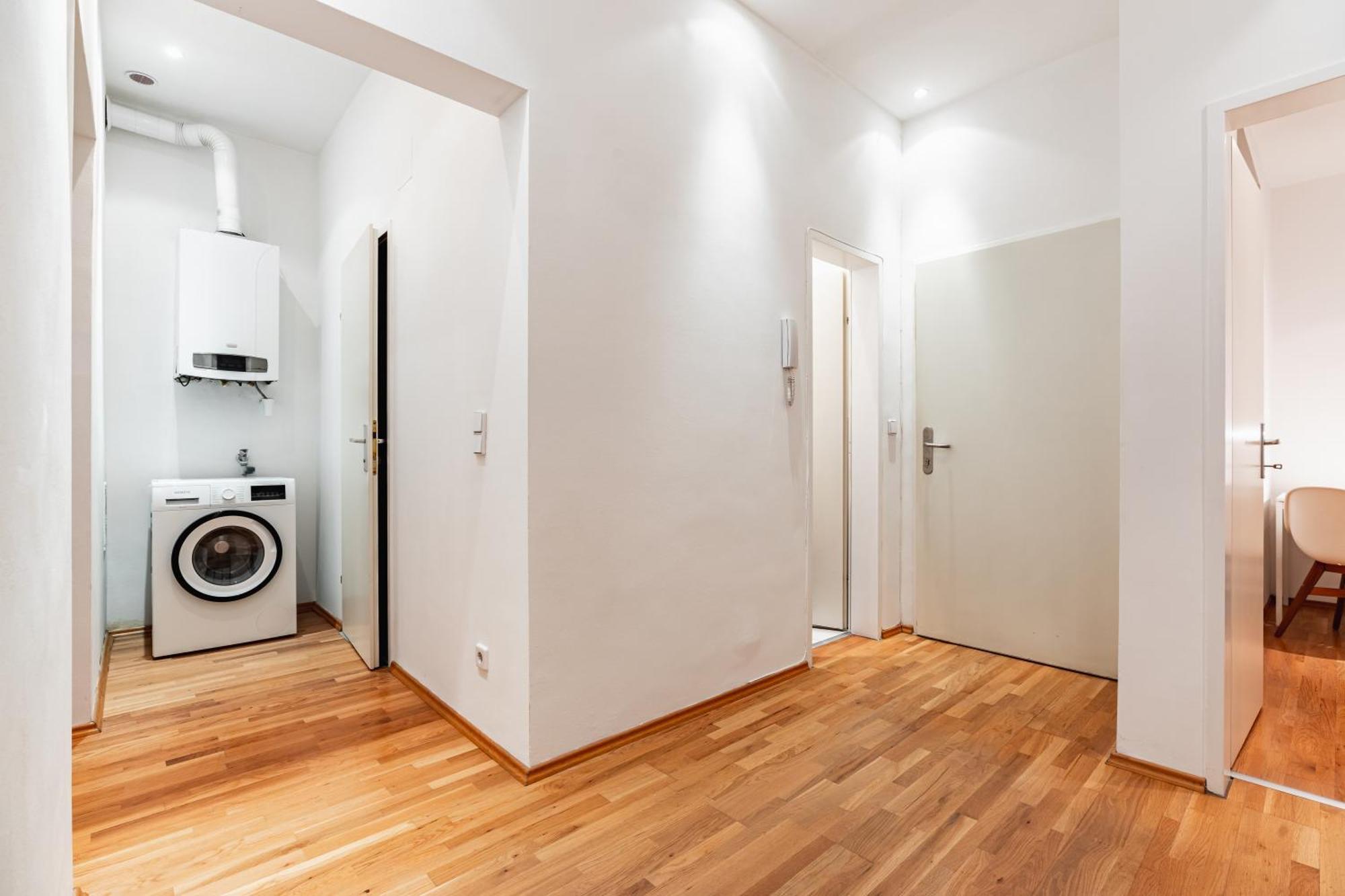 Spacious 3-Room Apt. 15 Min To The City Center Wina Bagian luar foto
