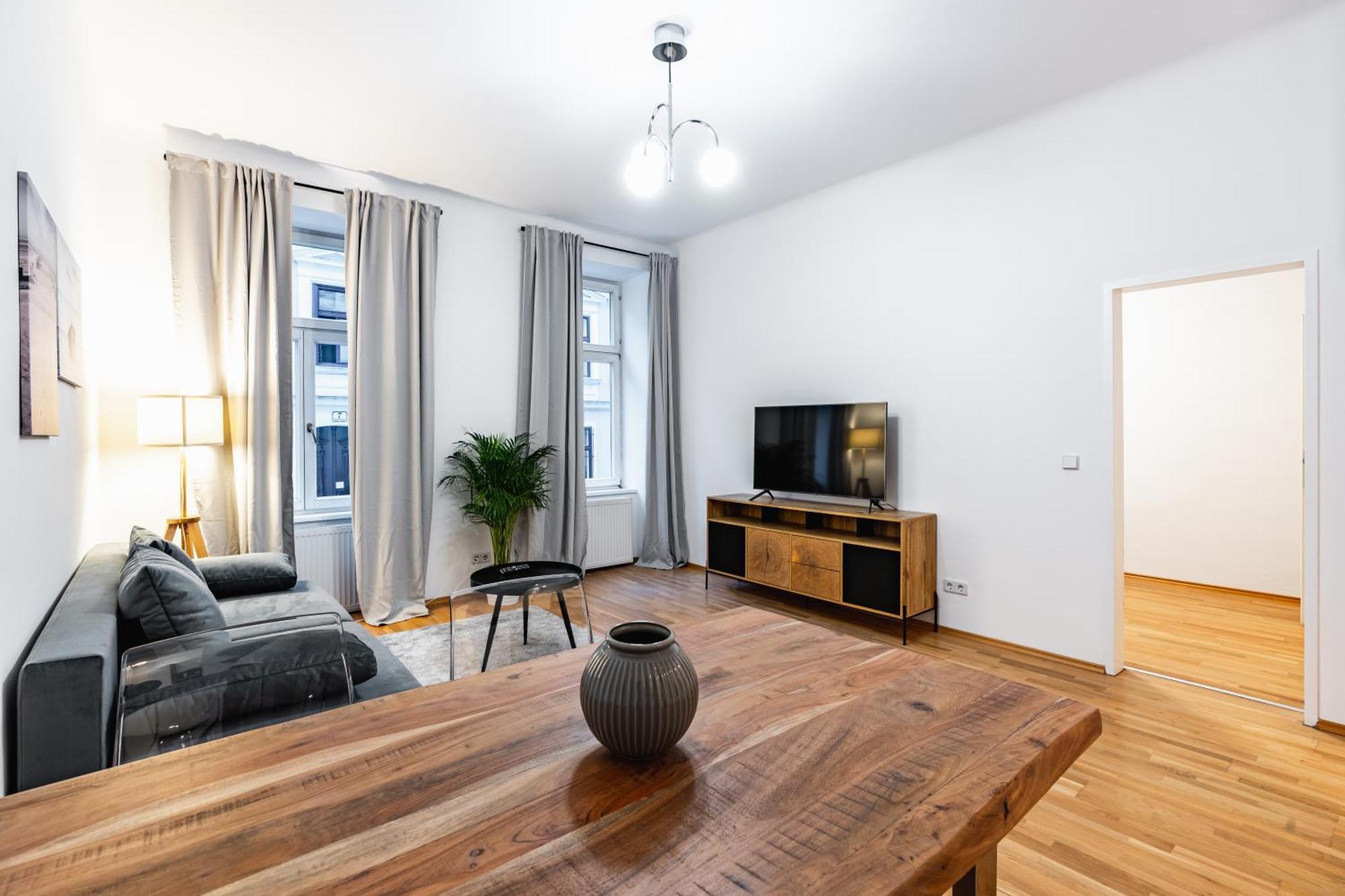 Spacious 3-Room Apt. 15 Min To The City Center Wina Bagian luar foto