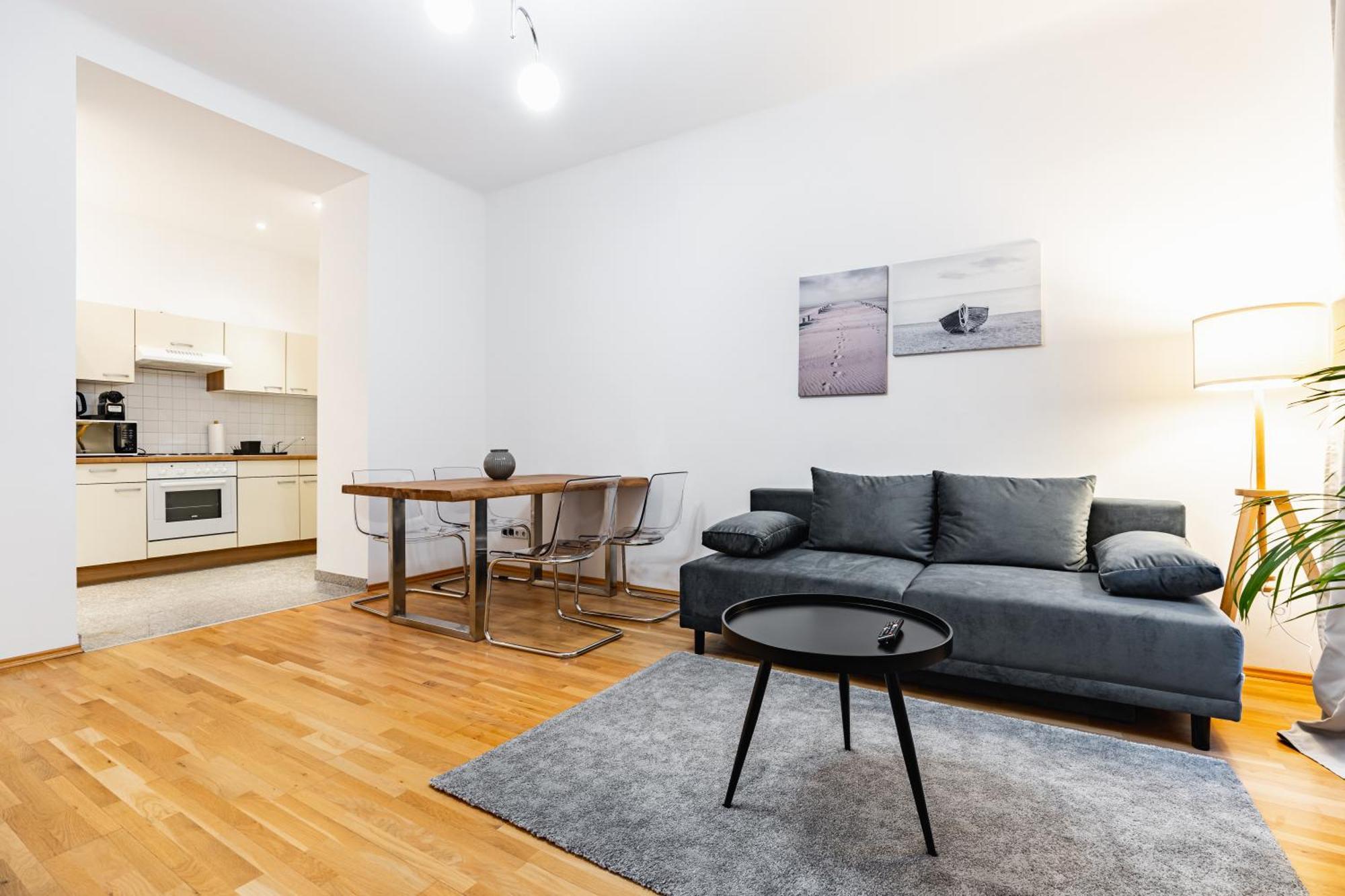 Spacious 3-Room Apt. 15 Min To The City Center Wina Bagian luar foto